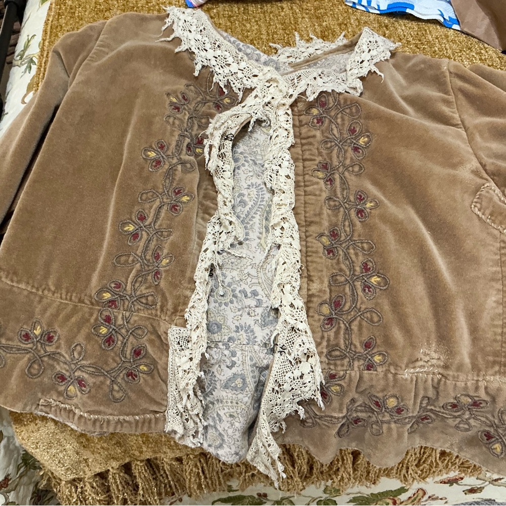 Magnolia Pearl James Velvet Jacket. One Size. BEAUTIFUL